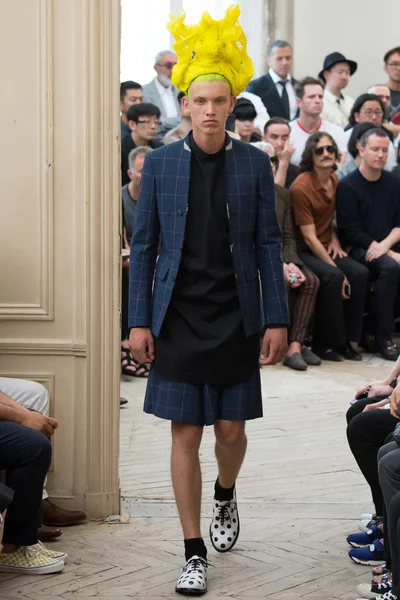 Look 19